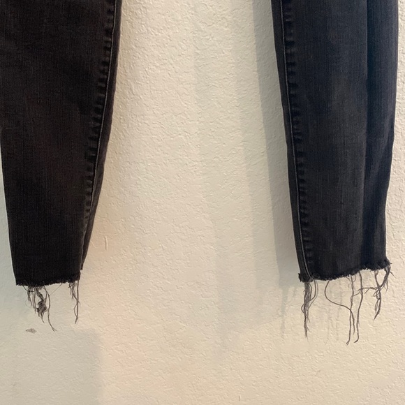 Black Madewell Distressed High-Rise Skinny Jeans Raw Hem - Picture 7 of 9